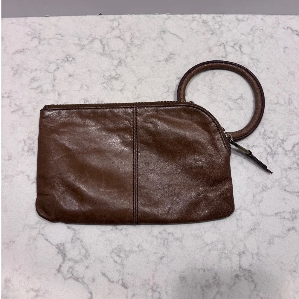 Hobo International Brown Leather Ring Handle Wristlet Clutch Wallet Bag‎